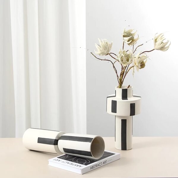 BLACK AND WHITE THEMED VASE - Image 4