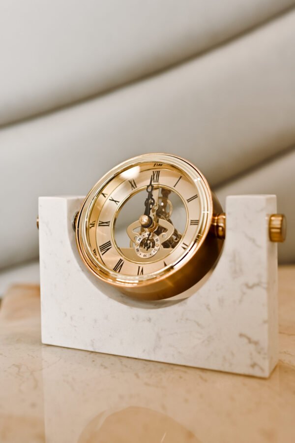 THE GOLDEN GEM TABLE CLOCK - Image 3