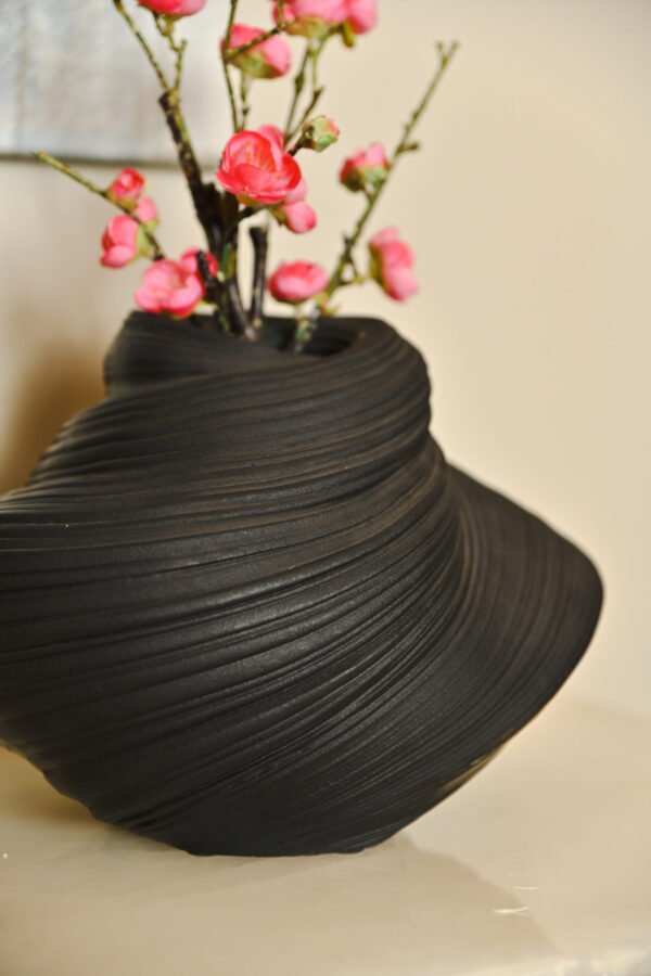 TRANSFORMED VASE(BLACK) - Image 5