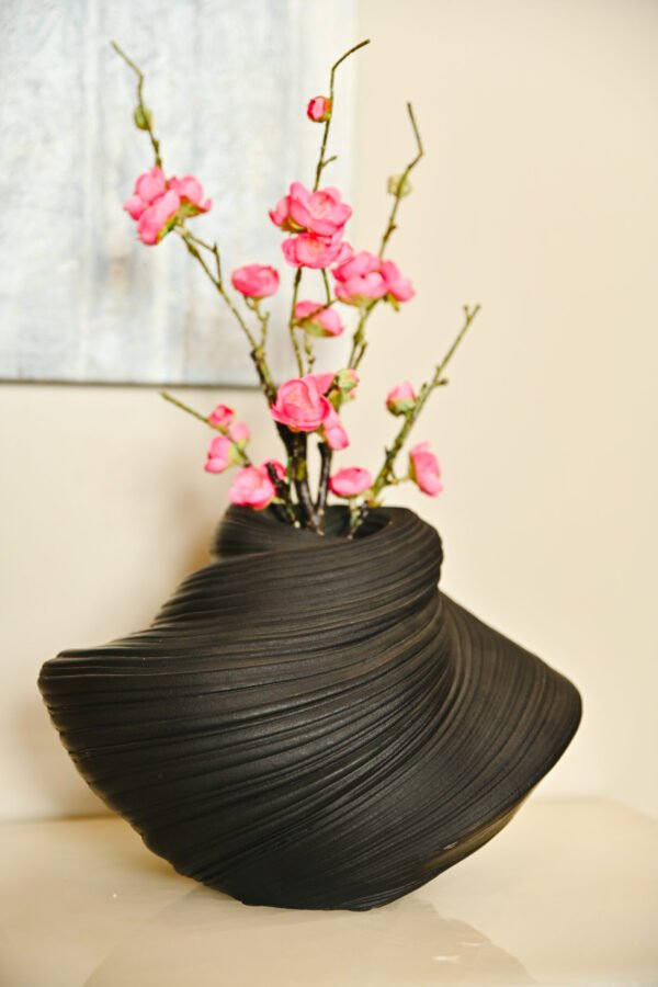 TRANSFORMED VASE(BLACK) - Image 3