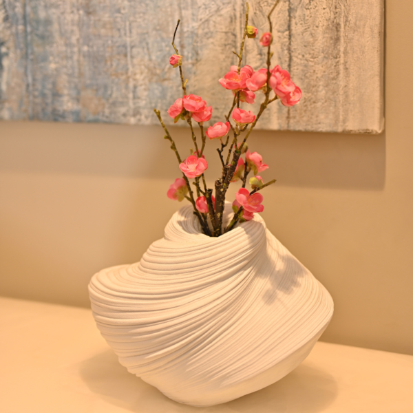 TRANSFORMED VASE(WHITE)