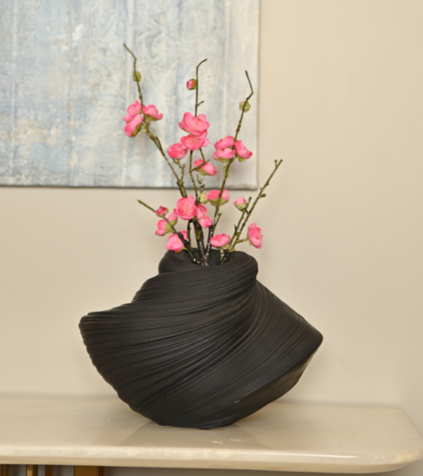 TRANSFORMED VASE(BLACK)