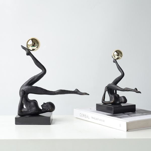 GYMNASTIC SCULPTURE BLACK